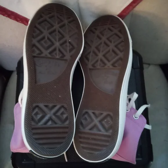 New High Top Converse Chuck 70- Pale Amethyst - Picture 8 of 11